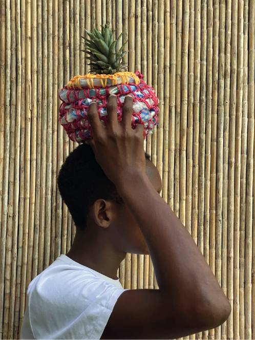 Artesanías hechas con plástico en Isla Fuerte.